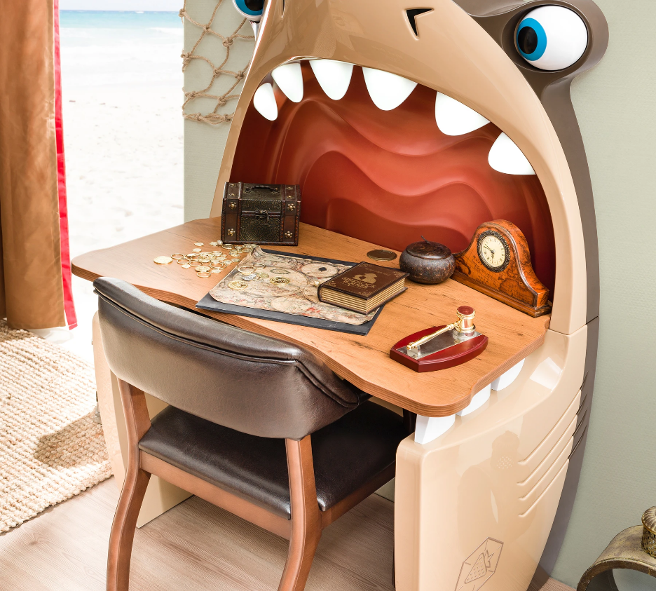 Бюро «Pirate Shark» + LED осветление, размери 101х157х60