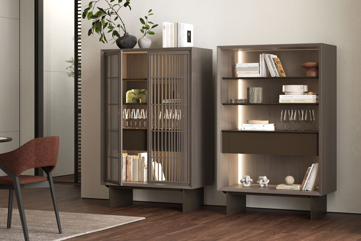 Витрина «Riva» + стъклени врати, с чекмедже и LED осветление, размер 103х160х50см