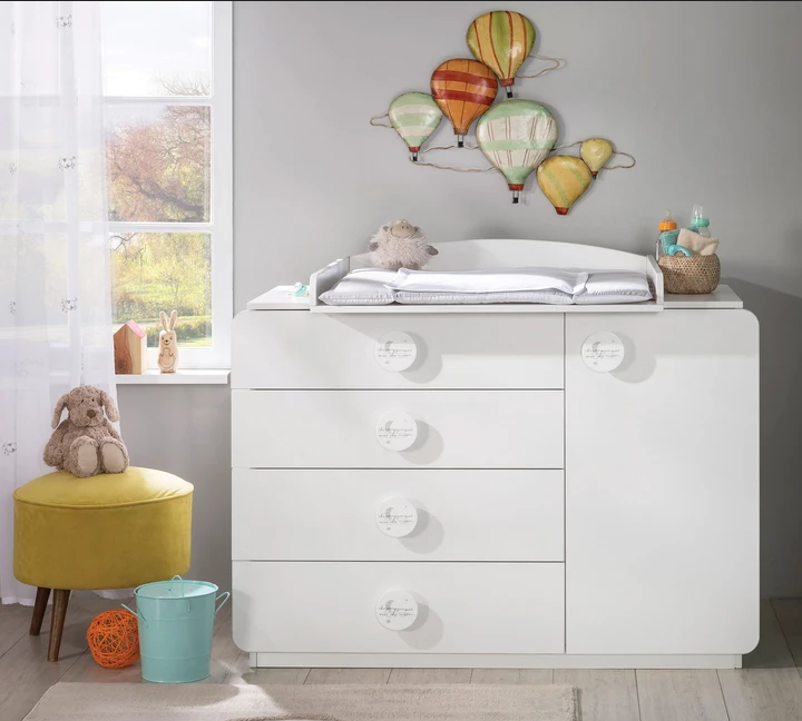 Скрин «Baby Cotton» с четири чекмеджета и шкаф, размер 125х89х56см